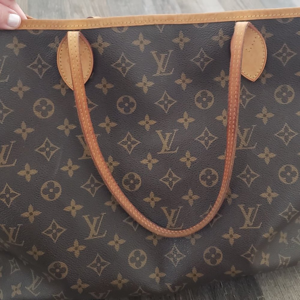 Authentic Louis Vuitton Larger Neverfull -Pink inside
